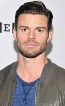 Daniel Gillies